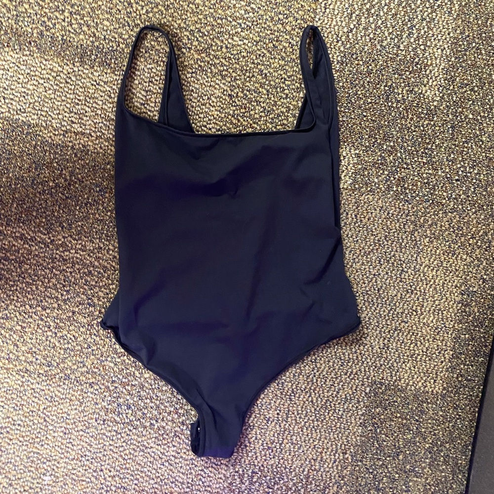 XL SKIMS BODYSUIT